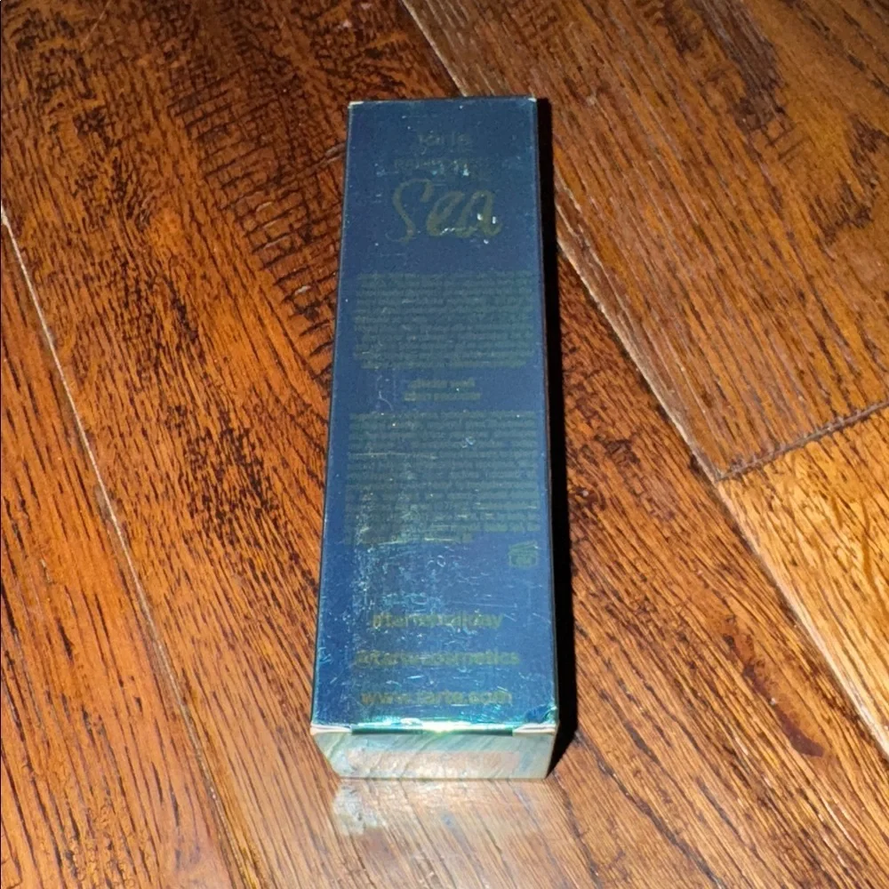 NWT Tarte Sea Glass Liquid Eyeshadow in Dazzling Gold Size Net 100 ML